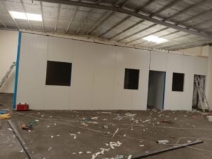 غرفة سندوتش بانل بهيكل حديد جاهزة