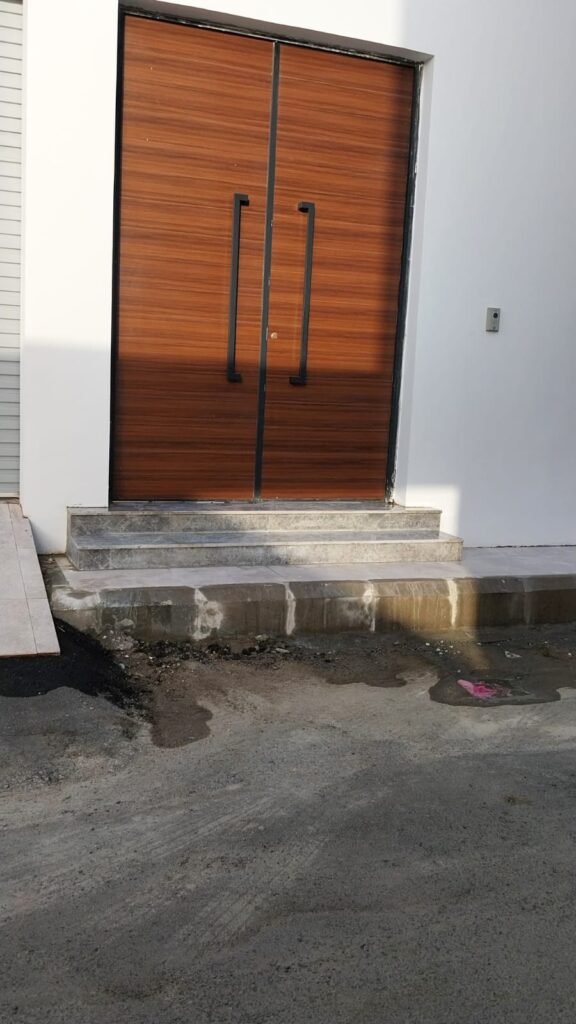 أفضل ورشة لصناعة وتركيب أبواب الحديد في جدة